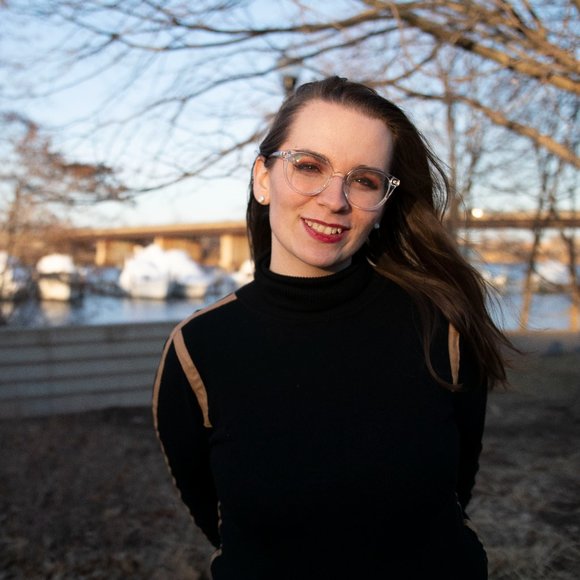 Meet your Posher, Paige - Picture 1 of 2